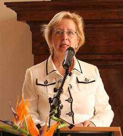 Minister Van Ardenne van Ontwikkelingssamenwerking geeft toespraak tijdens bezoek Kateryna Joesjtsjenko